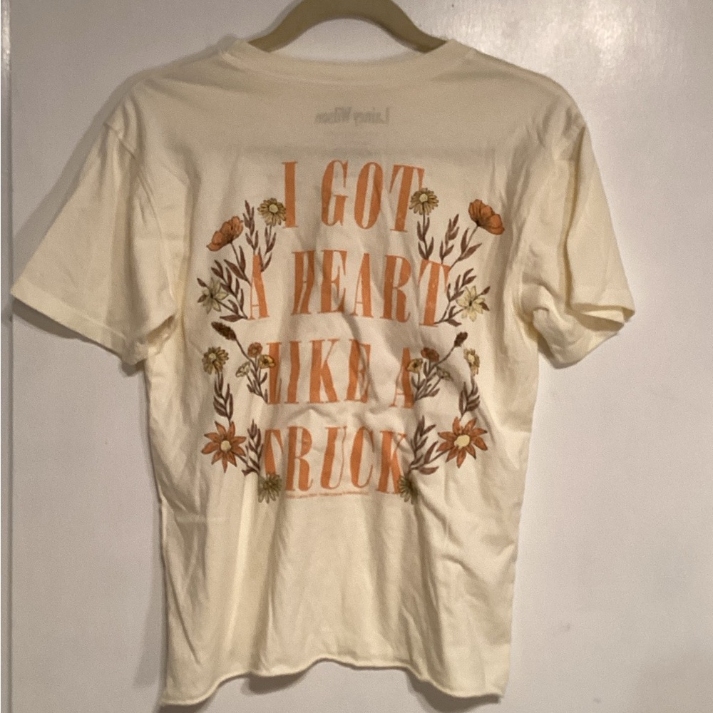 Lainey Wilson Cream Graphic Concert T-Shirt with Floral Design small
